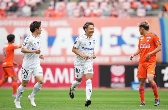 Màn đụng độ Avispa Fukuoka vs Albirex Niigata